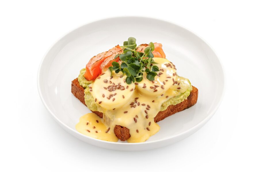 Brioche cu somon și mousse olandez