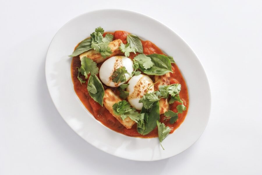 Shakshouka cu brânză halloumi